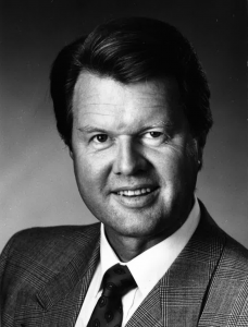 UNG MANN: Knut Galtung Døsvig har ledet selskapet siden 1970. Her er han tidlig i 30-årene. (Foto: Privat)